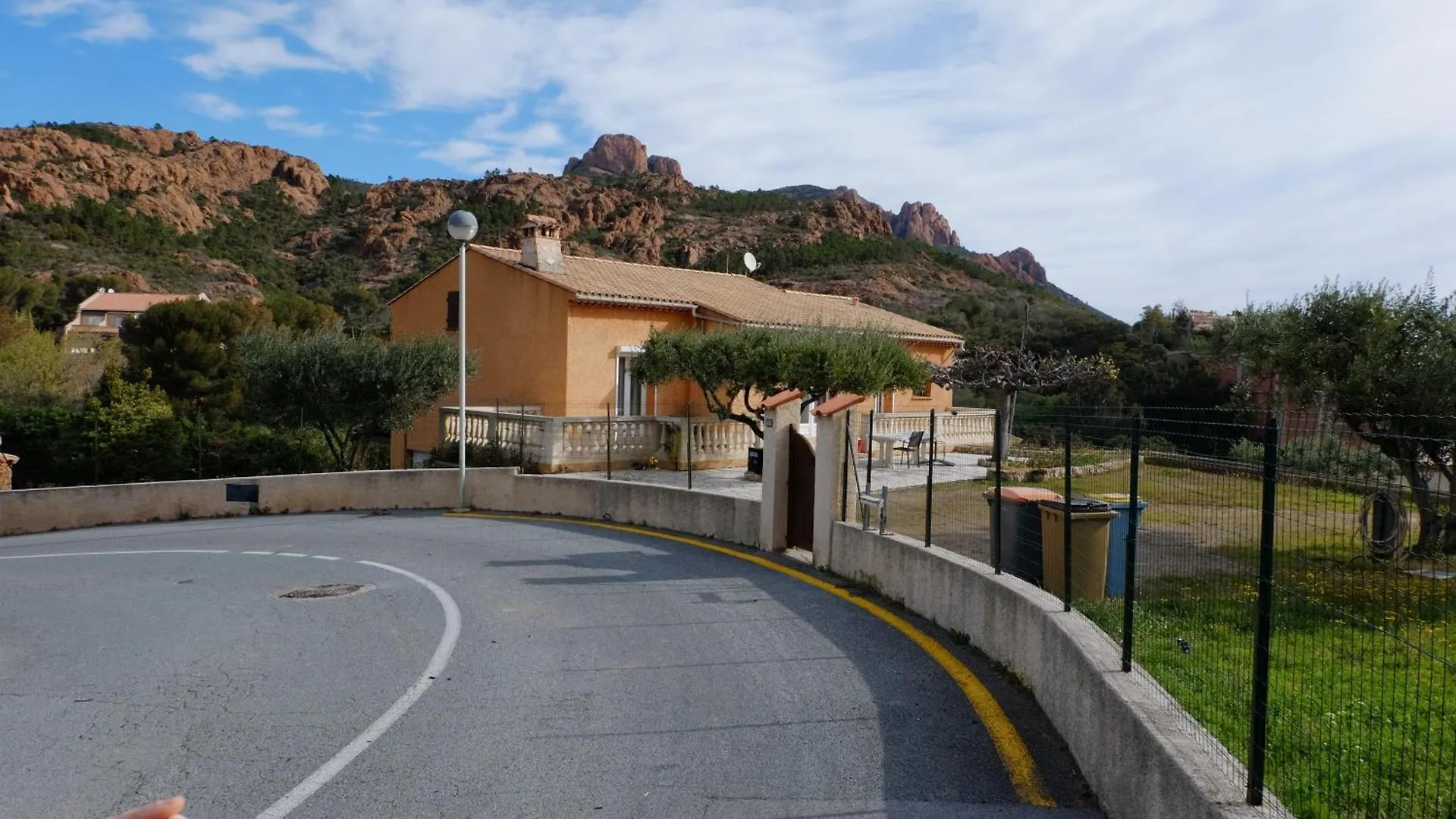 Villa Esterel Calme Et Proche De La Mer,Vtt Et Randonnees Saint-Raphaël Franciaország